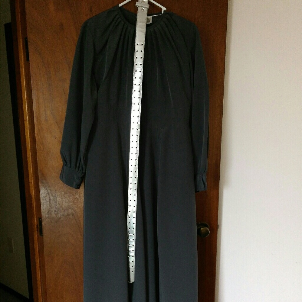 Gray East Essence abaya